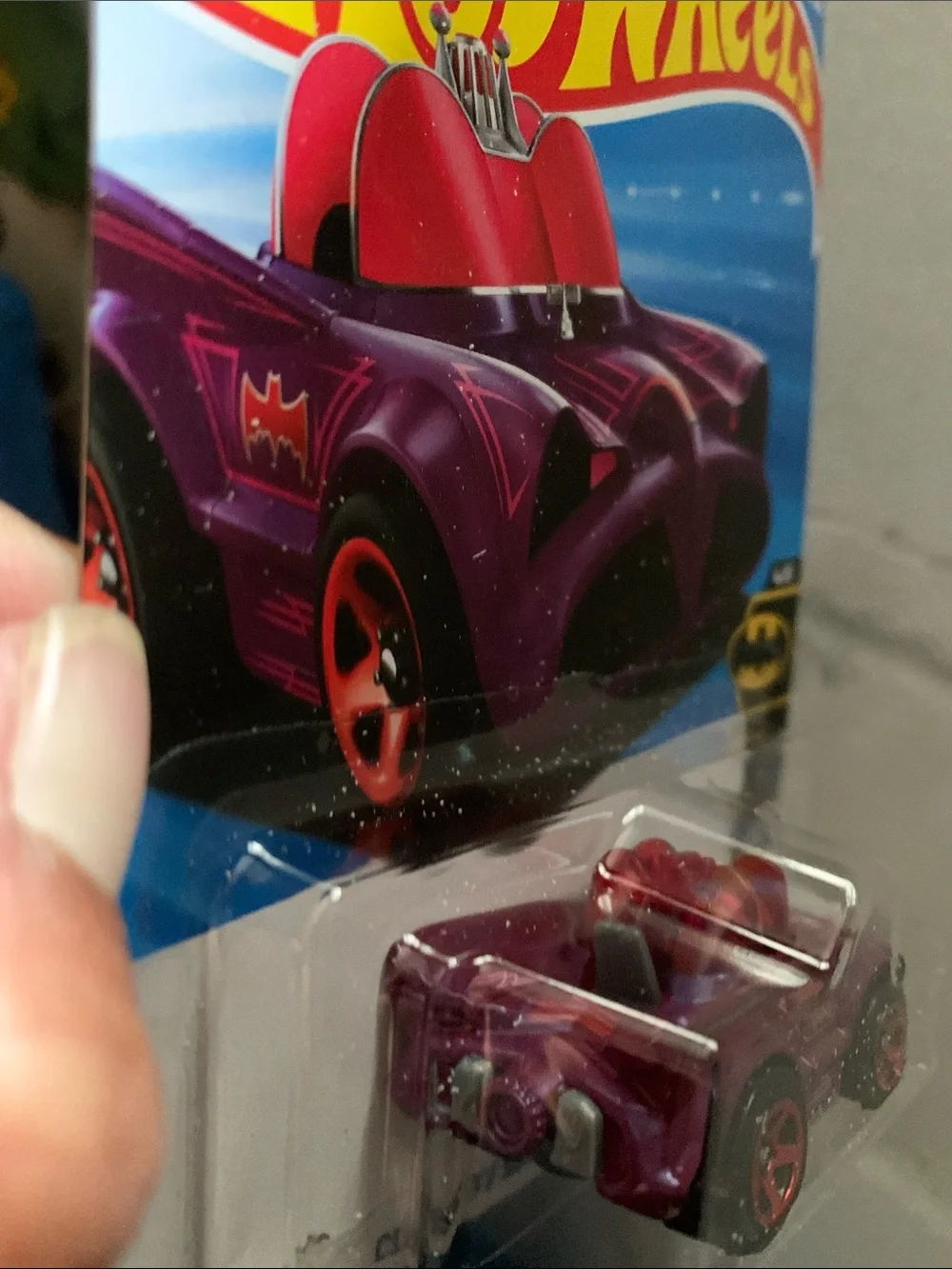 🆕- HOT WHEELS BY MATTEL CLASSIC TV SERIES BATMOBILE #144/250